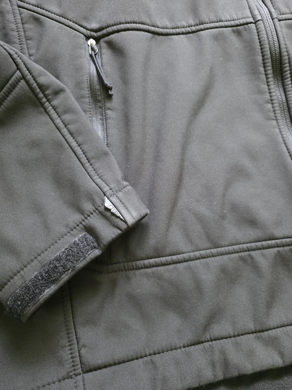 The North Face Men's Black Performance Zip Up Windstopper Softshell Jacket Coat